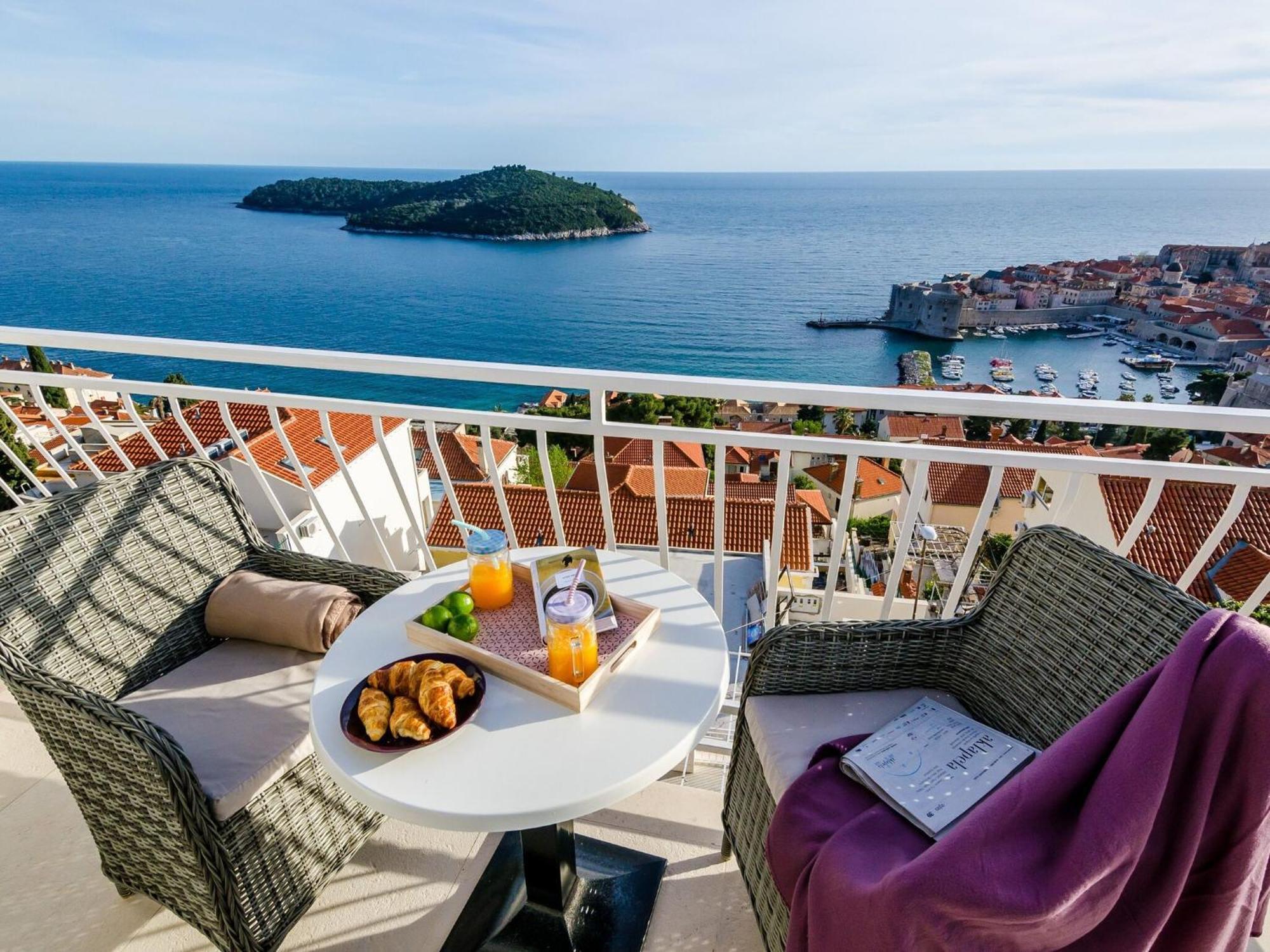 Ploce Apartments-One-Bedroom Apartment With Terrace And Sea View Dubrovnik Bagian luar foto