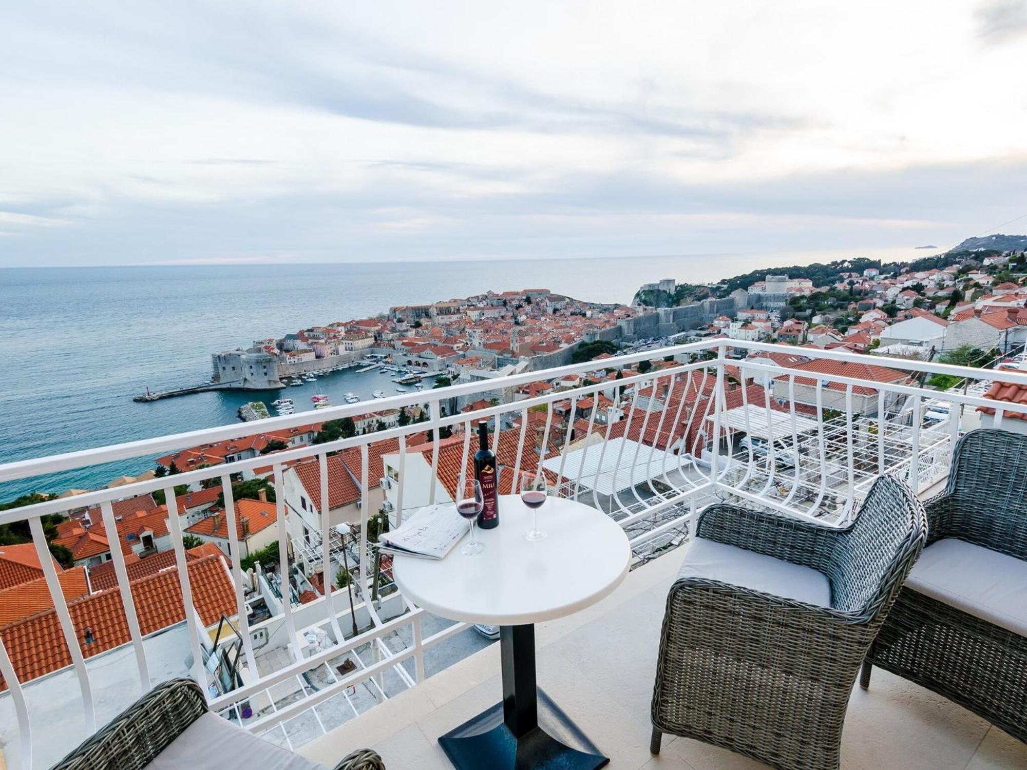 Ploce Apartments-One-Bedroom Apartment With Terrace And Sea View Dubrovnik Bagian luar foto